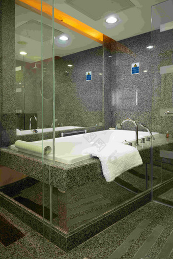 酒店卫浴浴缸清晰图片