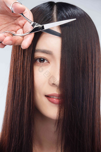 年轻女人剪头发亚洲人高质量镜头