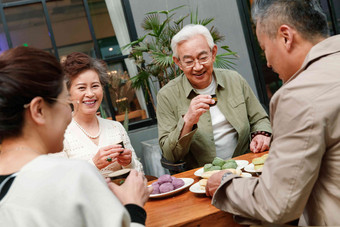 <strong>中老年</strong>朋友女人老年女人人清晰影相