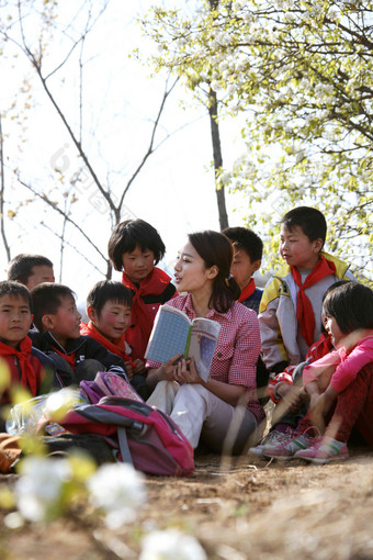 乡村学生儿童关爱彩色图片