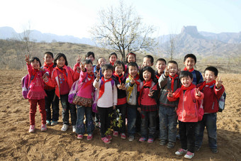 乡村小学生贫穷高清场景