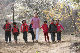 乡村学生儿童团结快乐清晰相片
