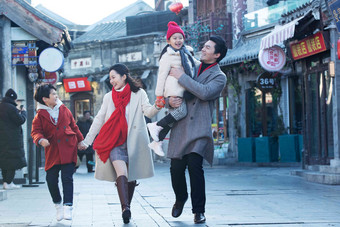 幸福的一家人逛街旅行都市风景写实影相