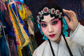 京剧女演员化妆人表演写实照片