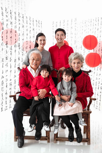 幸福<strong>的</strong>东方家庭庆贺新年