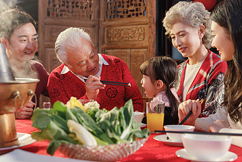 幸福东方家庭过年聚餐