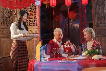 幸福东方家庭过年聚餐食物写实影相