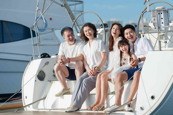 全家游艇亚洲人五个人清晰素材