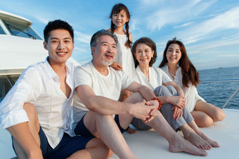 一家人<strong>旅行</strong>欢乐东方人氛围摄影图