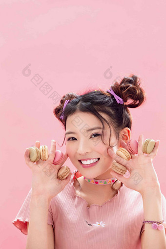 姐妹休闲装<strong>喜庆</strong>美女写实<strong>场景</strong>