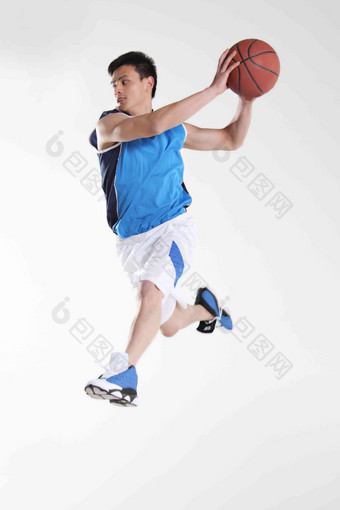 东方篮球运动员扣球健身高质量摄影图