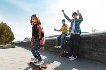 青年人街头运动彩色图片滑板运动