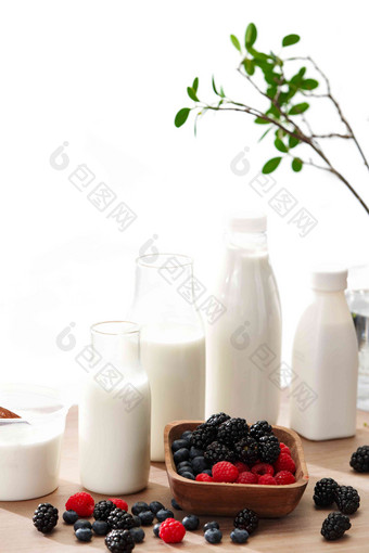 奶食品影棚拍摄蓝莓清晰镜头