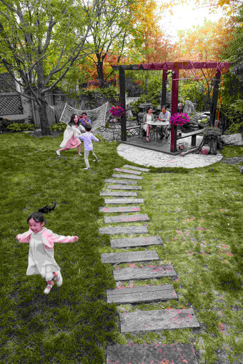 快乐家庭玩耍温馨家园庭院和谐高清场景