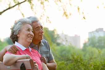 幸福夫妇<strong>快乐</strong>休闲生活高清<strong>摄影图</strong>