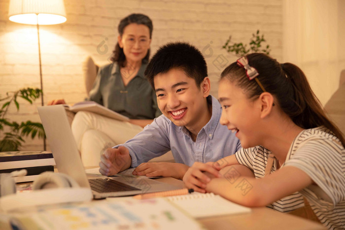 学生学习女孩灯光休闲装高端素材