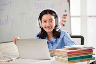 青年女人在线直播教育彩色图片高质量场景