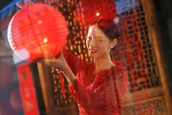 年轻女人灯笼古典风格中国人高端摄影