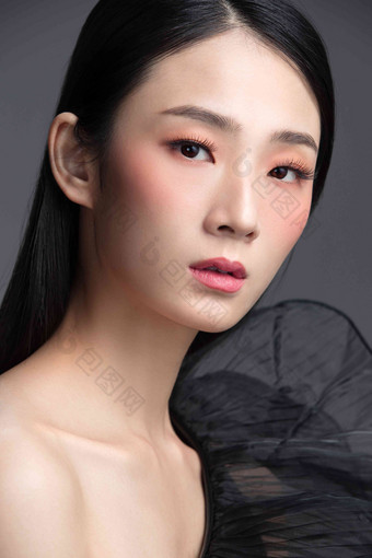 时尚美女肖像亚洲户内个人护理清晰摄影图