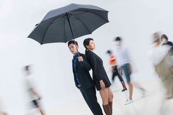 商务人士<strong>雨伞</strong>团队覆盖青年男人高质量拍摄