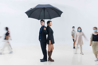 商务人士<strong>雨伞</strong>防护覆盖30岁到34岁高质量场景