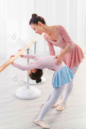 跳舞中国人教育机构教高端相片