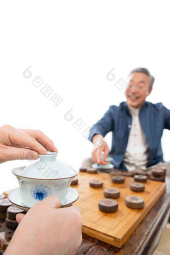 老年人下象棋朋友瓷器不看镜头场景