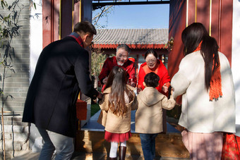 幸福家庭<strong>回家</strong>过新年