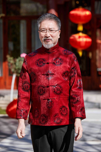 穿唐装迎新年的老年男人中国人清晰图片