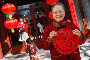 幸福的大家庭布置迎新年中国场景