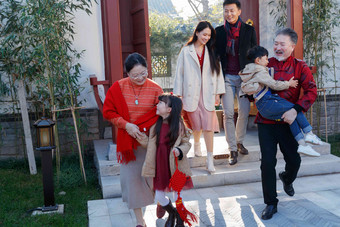 幸福家庭回家与老人团聚过新年中国写实摄影