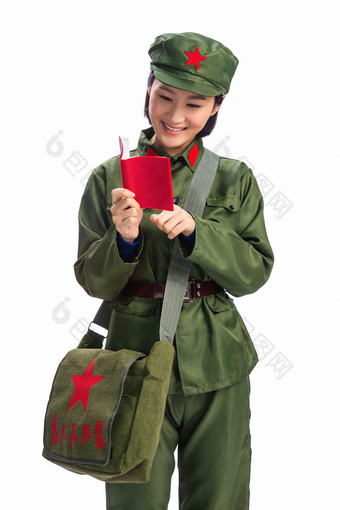 穿军装女人看书中国仅一个青年女人高端镜头