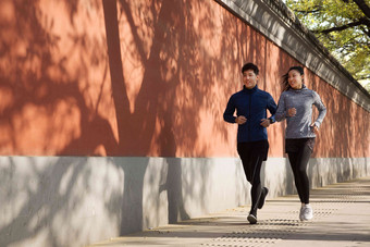 两个人训练女人慢跑氛围摄影