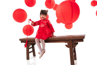 小女孩拿着红灯笼玩耍<strong>中国元素</strong>写实摄影