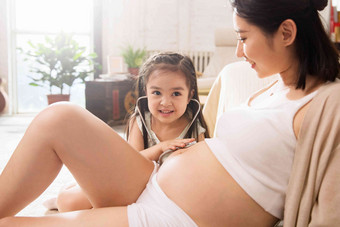 孕妇女孩休闲中国感知写实拍摄