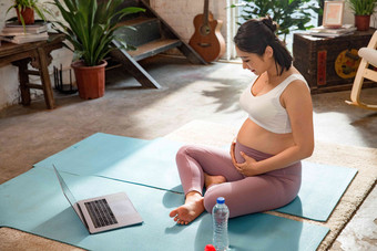 孕妇健身保护运动瑜伽服高清镜头