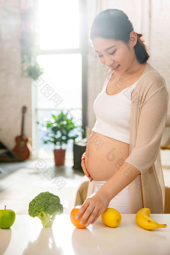 孕妇的健康饮食彩色图片高质量场景