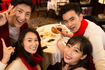青年聚餐中国饮食高质量摄影