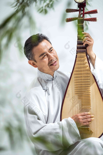 琵琶男人技能亚洲人高端相片