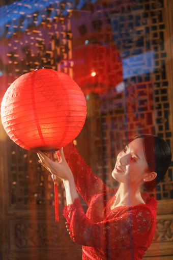 年轻女人灯笼中国玻璃中式庭院氛围素材