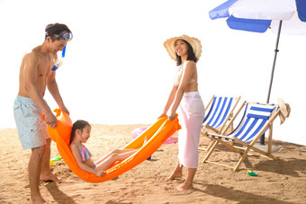 家庭生活沙滩无忧无虑休闲活动高端素材