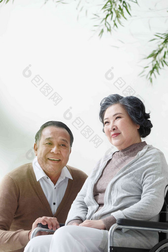 幸福夫妇<strong>关爱</strong>摄影休闲活动高清相片