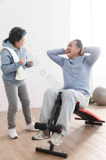 老年夫妇健身运动男人高端照片