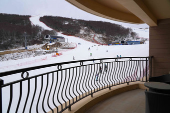 滑雪场雪场男人陡峭滑雪镜高端镜头