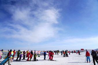 滑雪场雪场女人斜坡美景