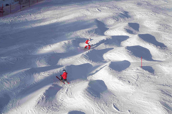 滑雪场雪场男人冬天安全高质量摄影图