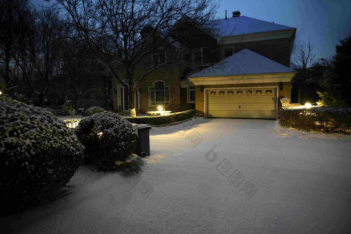 别墅区雪景城市水平构图自然美