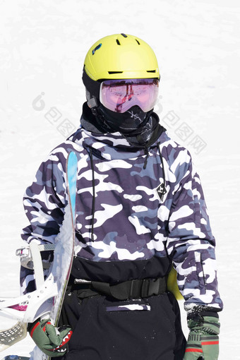 男孩户外滑雪彩色图片镜头