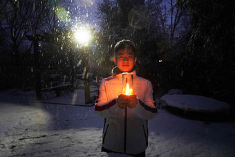 男孩台灯雪景男生青春期前儿童高端影相