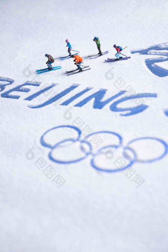 奥运滑雪玩偶创意清晰拍摄
